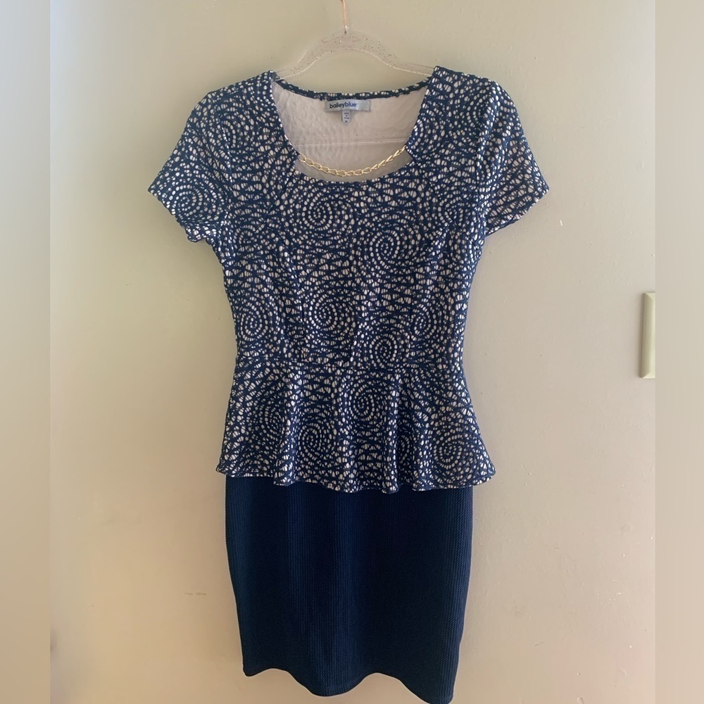 Bailey Blue Peplum Bodycon Lace Dress | Medium